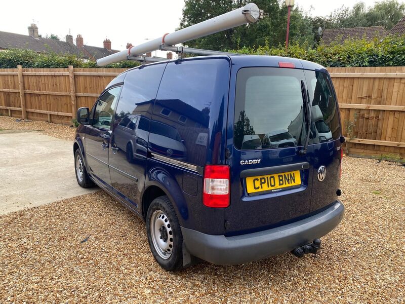 VOLKSWAGEN CADDY