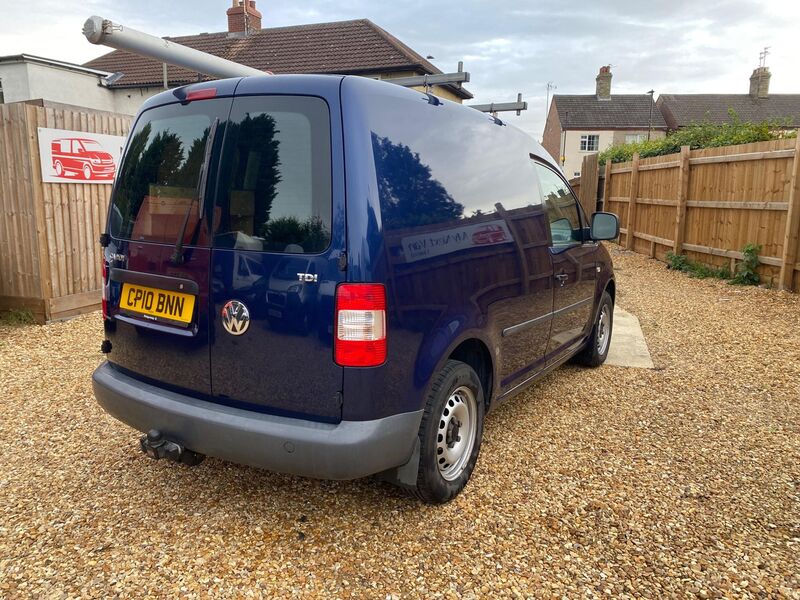 VOLKSWAGEN CADDY