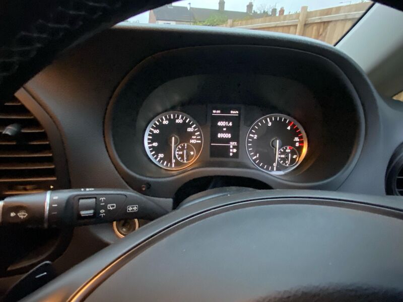 MERCEDES-BENZ VITO