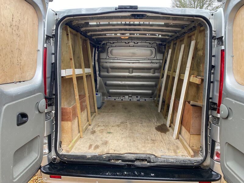 VAUXHALL VIVARO