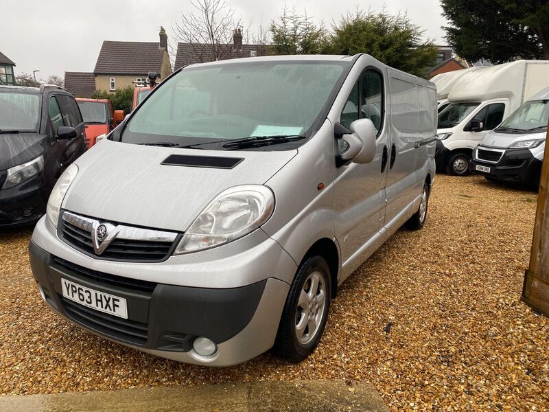 VAUXHALL VIVARO