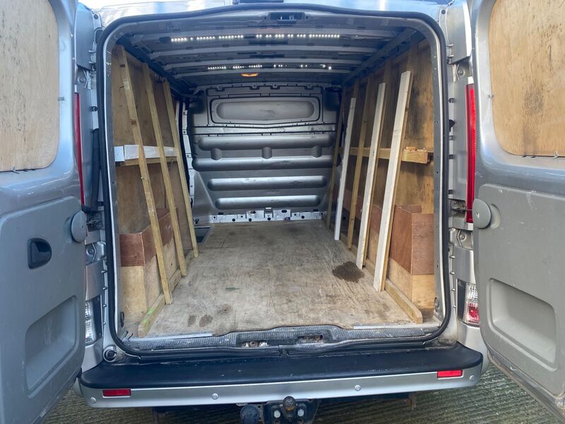 VAUXHALL VIVARO