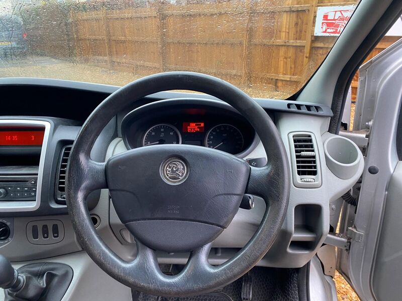 VAUXHALL VIVARO