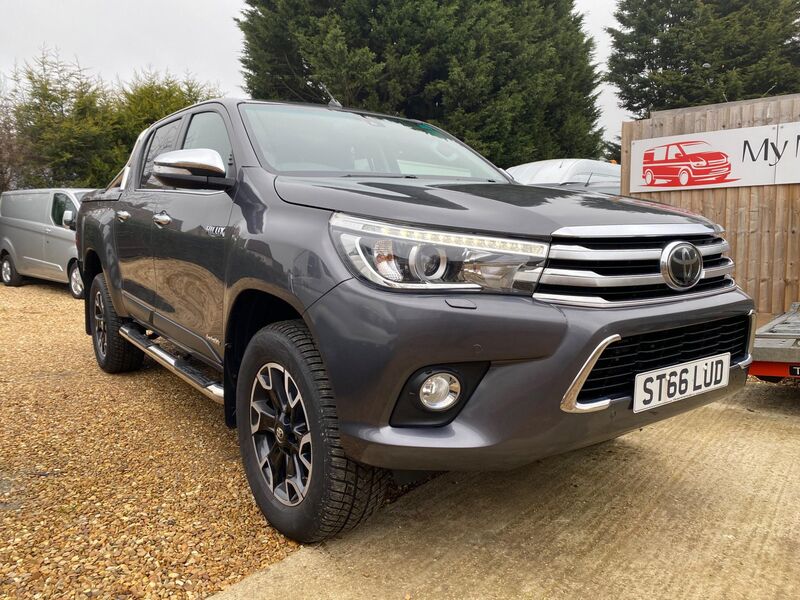 View TOYOTA HILUX 2.4 D-4D Invincible X Auto 4WD Euro 6 4dr (TSS)