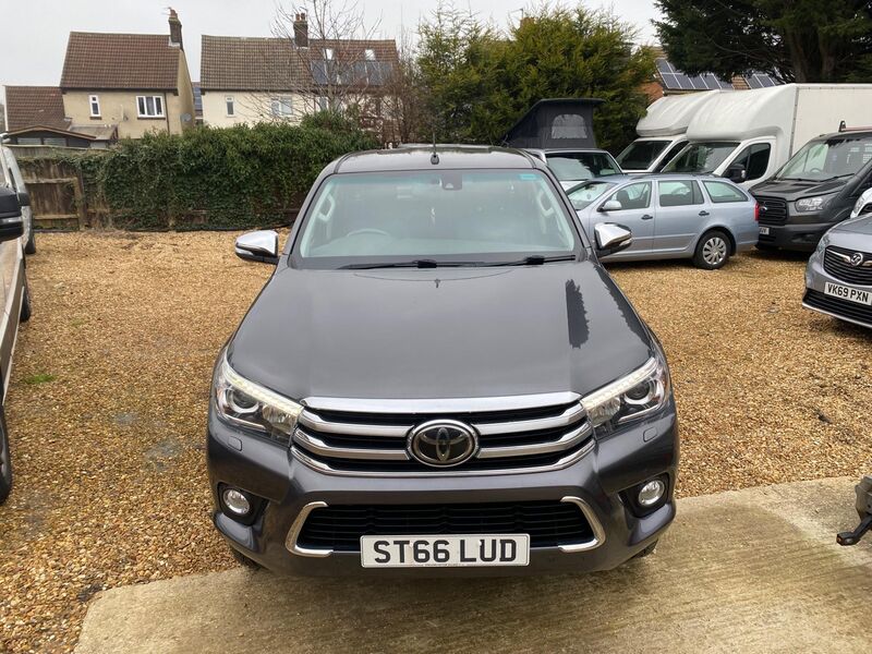 TOYOTA HILUX