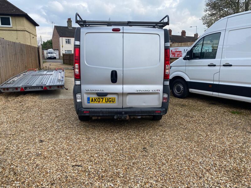 VAUXHALL VIVARO