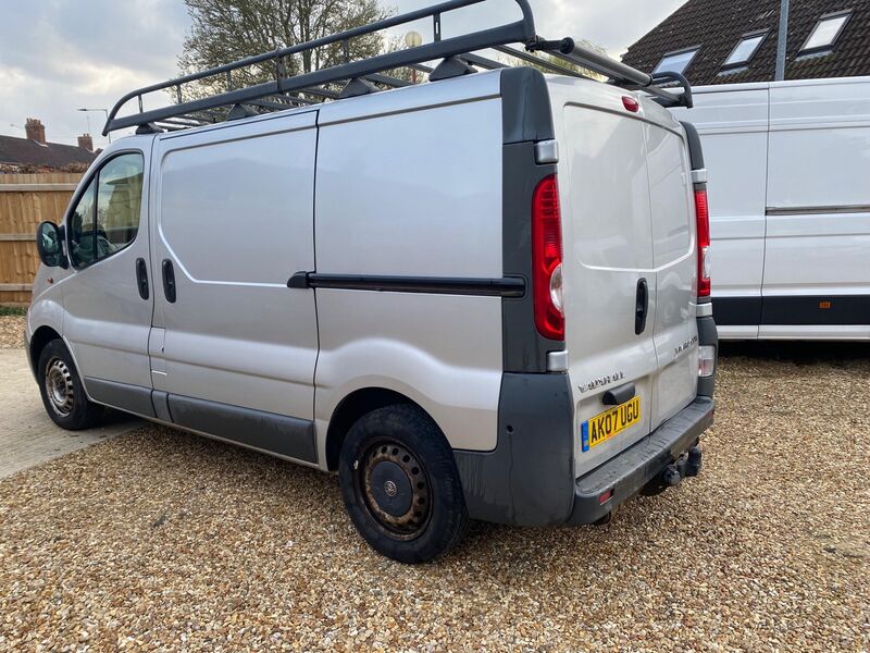 VAUXHALL VIVARO