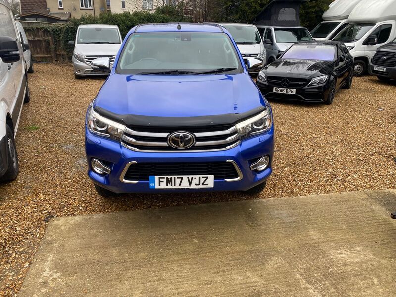 TOYOTA HILUX
