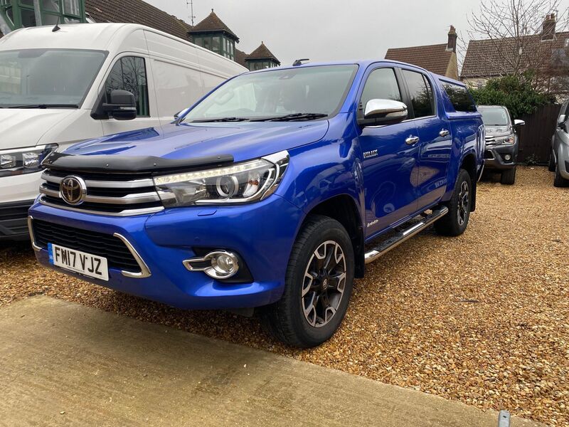 TOYOTA HILUX