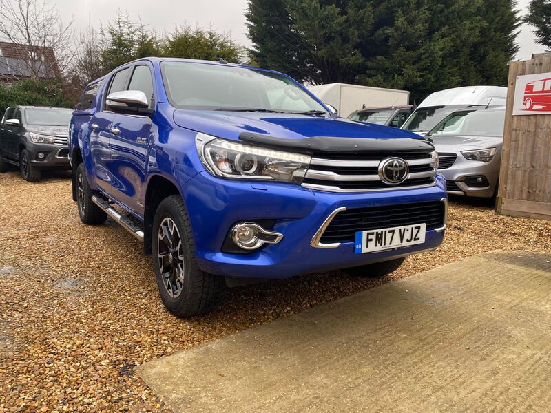 View TOYOTA HILUX 2.4 D-4D Invincible X Auto 4WD Euro 6 4dr (TSS, 3.5t)