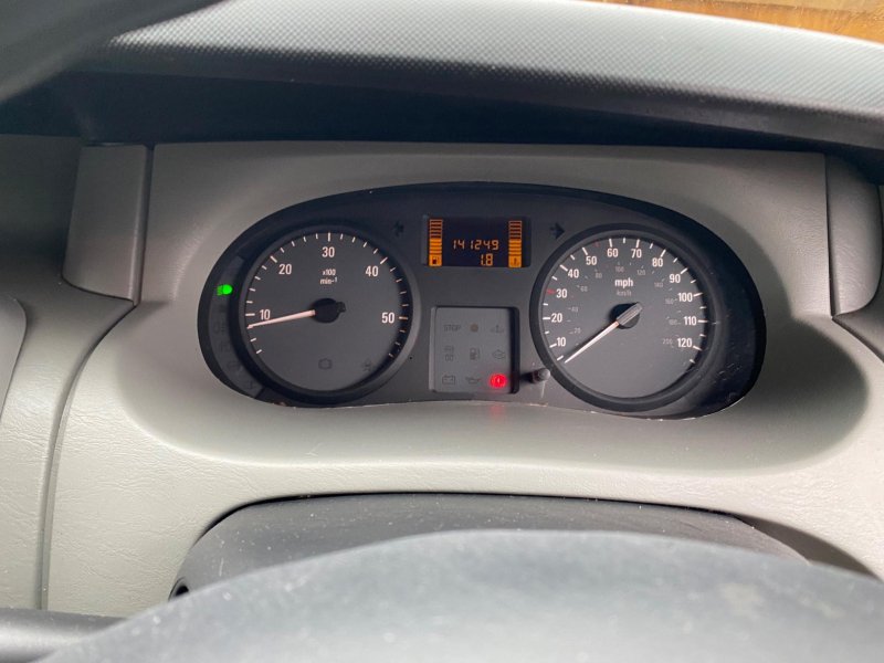 VAUXHALL VIVARO