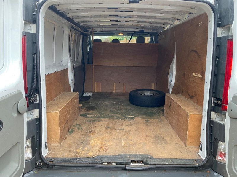 VAUXHALL VIVARO