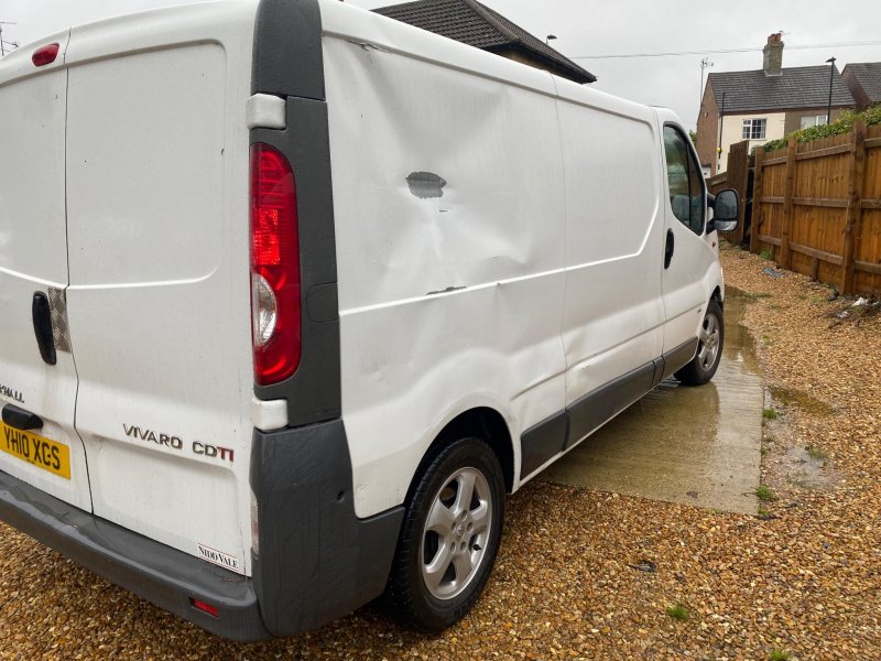 VAUXHALL VIVARO