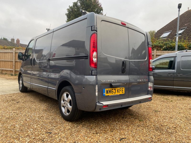 VAUXHALL VIVARO
