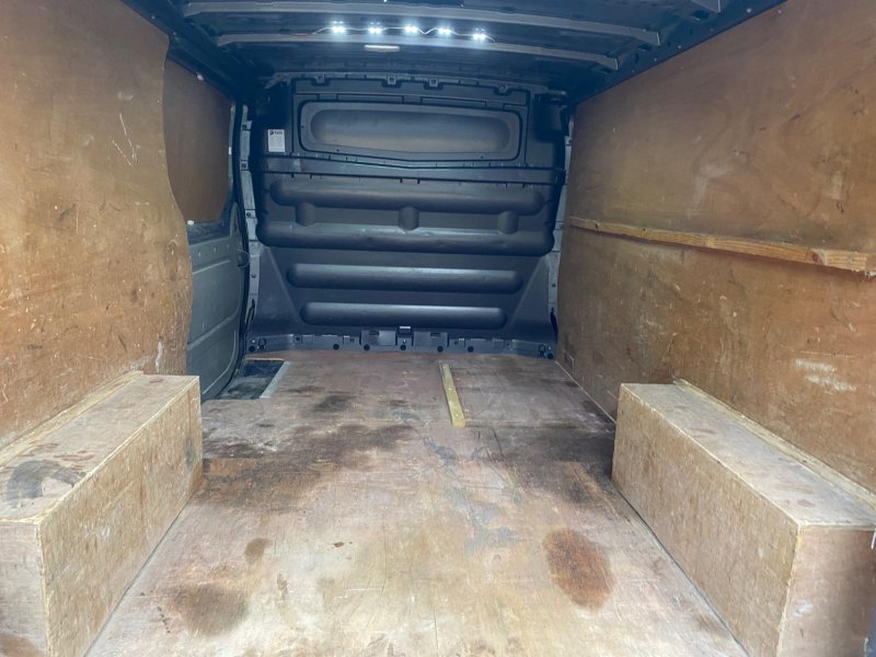 VAUXHALL VIVARO