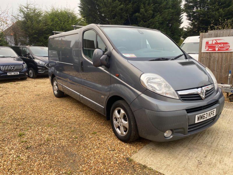 VAUXHALL VIVARO