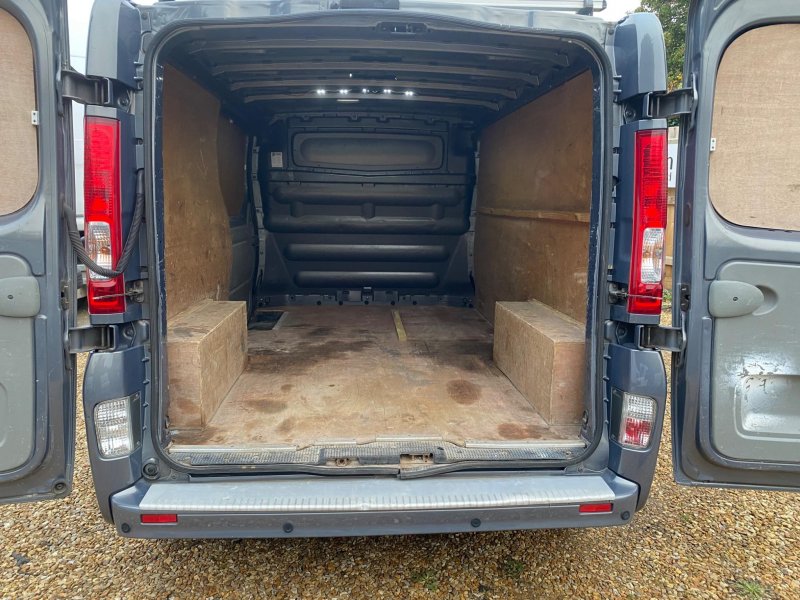 VAUXHALL VIVARO