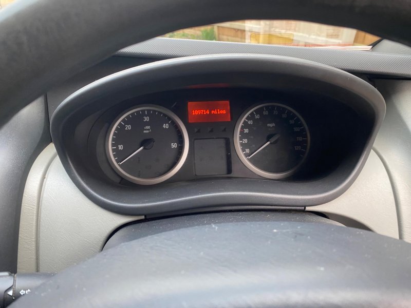 VAUXHALL VIVARO