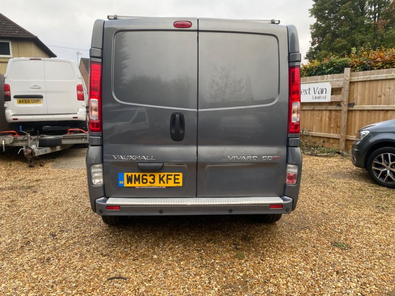 VAUXHALL VIVARO