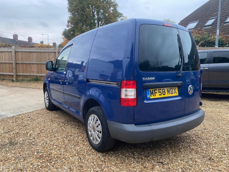 VOLKSWAGEN CADDY