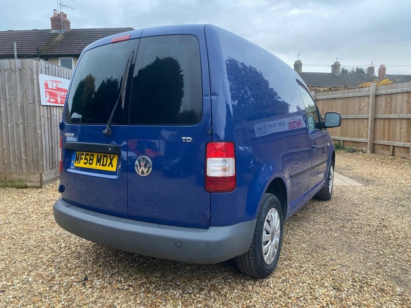 VOLKSWAGEN CADDY