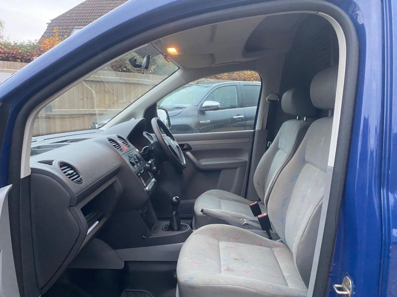 VOLKSWAGEN CADDY