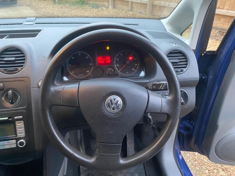 VOLKSWAGEN CADDY