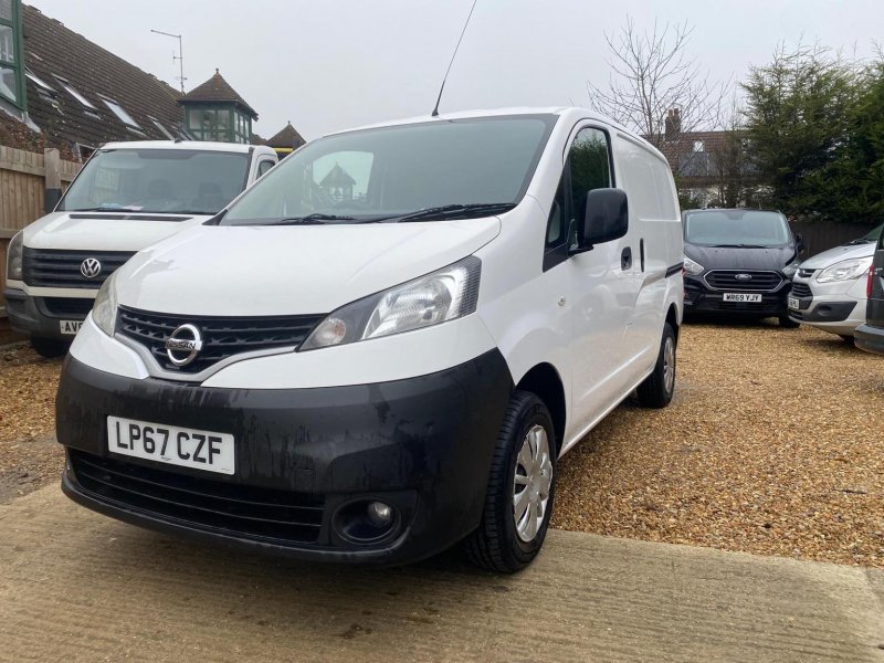 NISSAN NV200