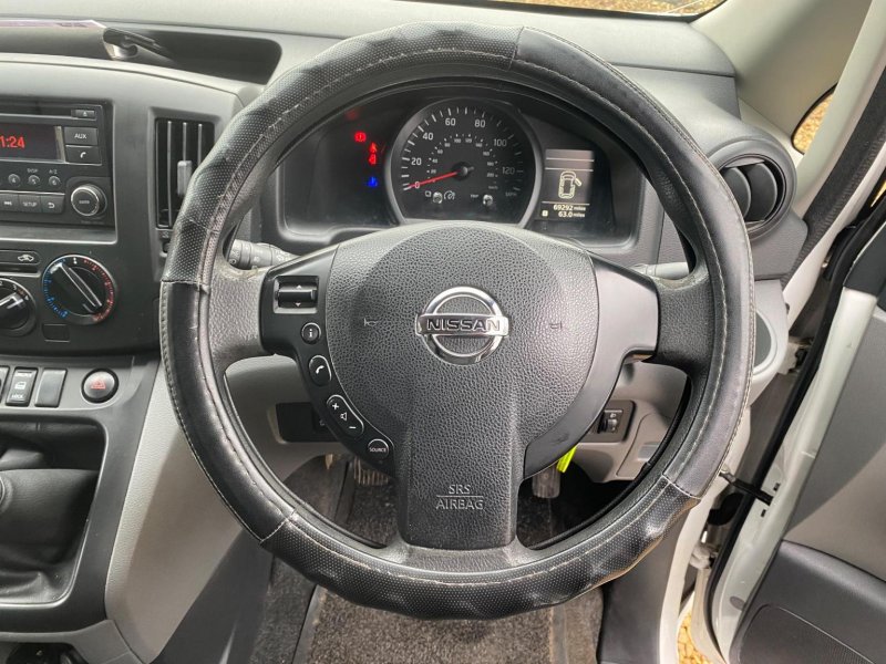 NISSAN NV200