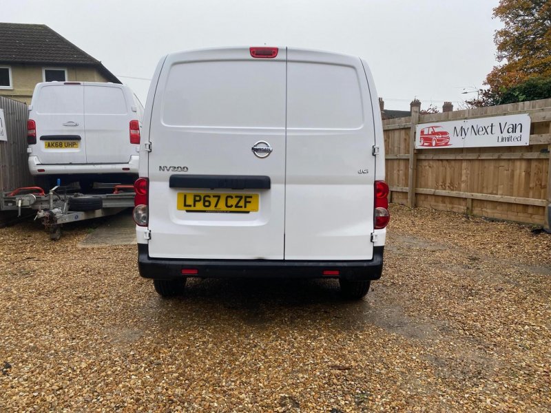 NISSAN NV200