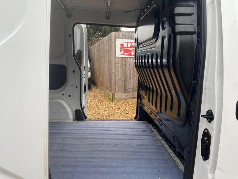 NISSAN NV200