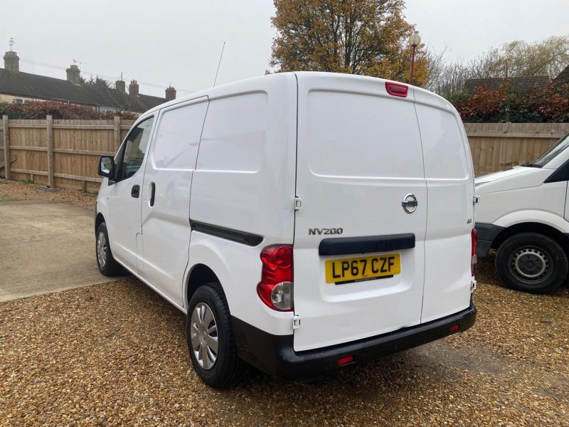 NISSAN NV200