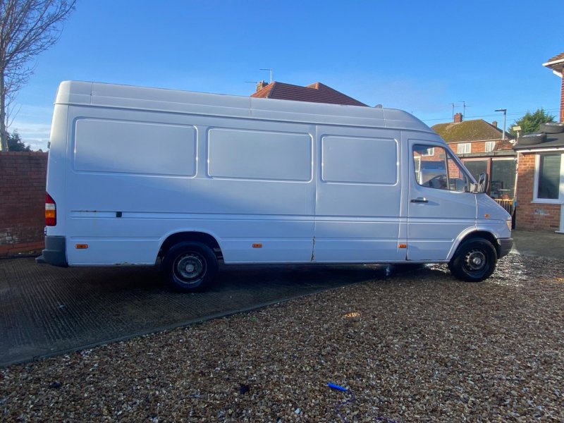 MERCEDES-BENZ SPRINTER