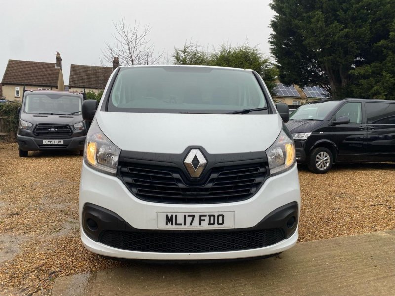 View RENAULT TRAFIC 1.6 dCi ENERGY 27 Business+ SWB Standard Roof Euro 6 (s/s) 5dr