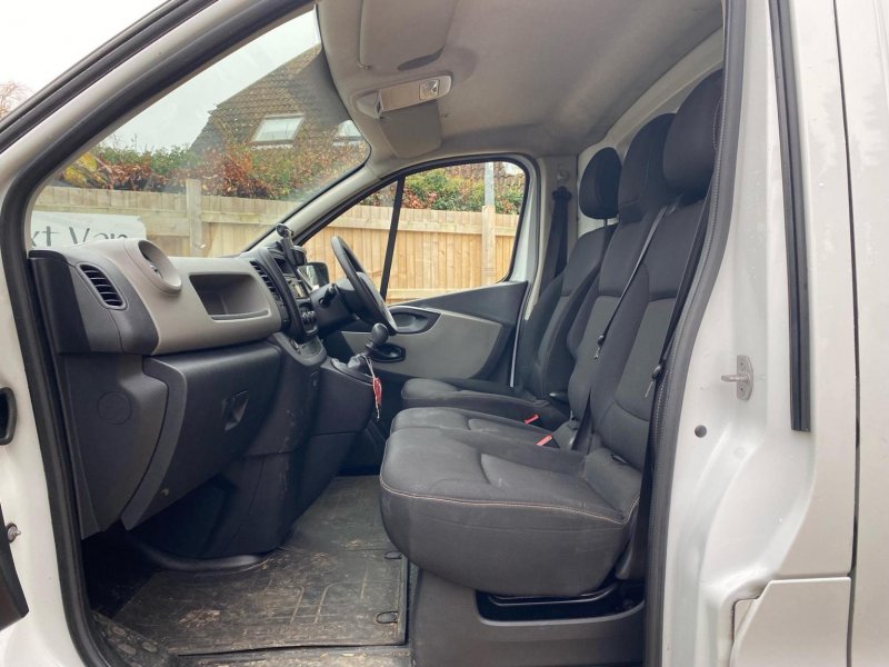 RENAULT TRAFIC