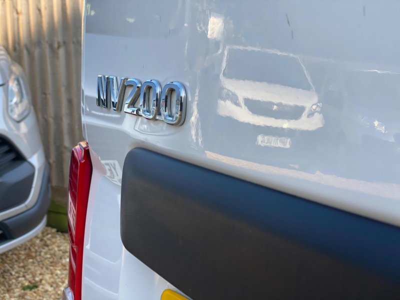 NISSAN NV200