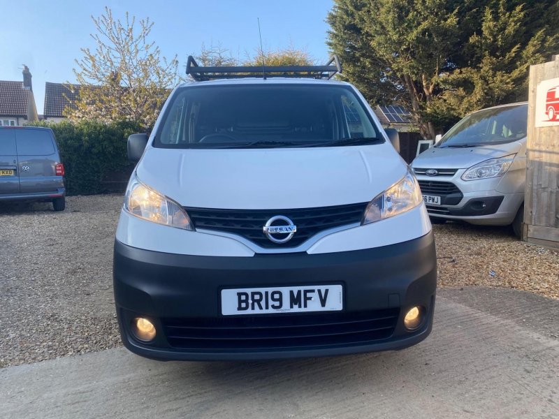 NISSAN NV200