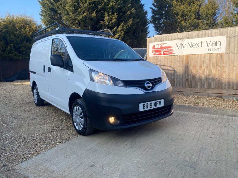 NISSAN NV200