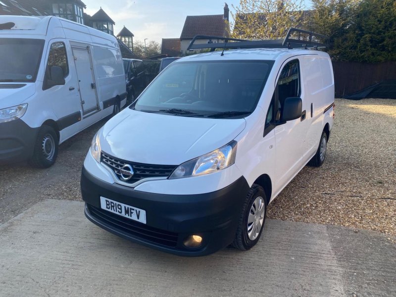 NISSAN NV200