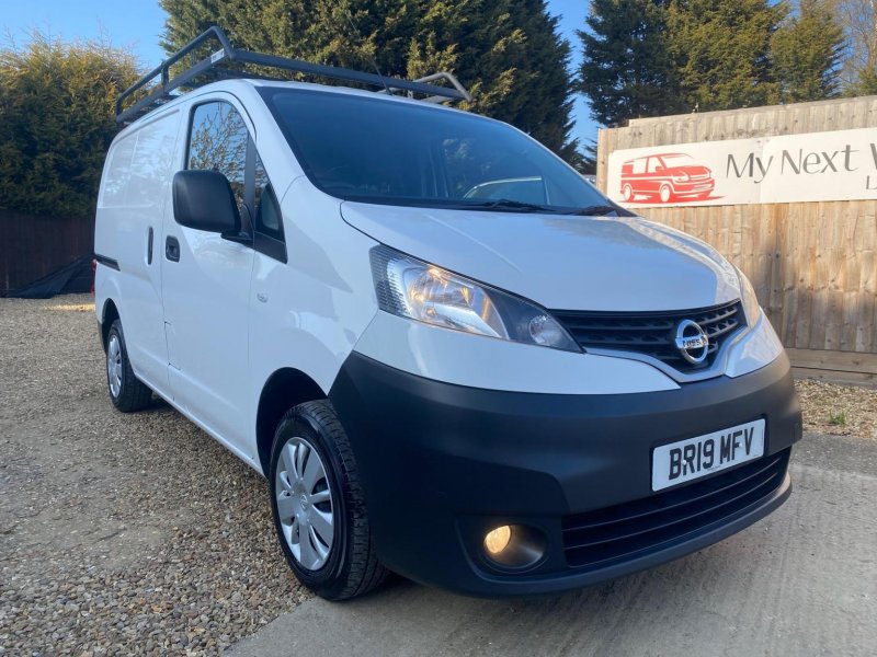 NISSAN NV200