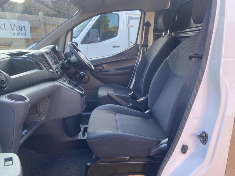 NISSAN NV200