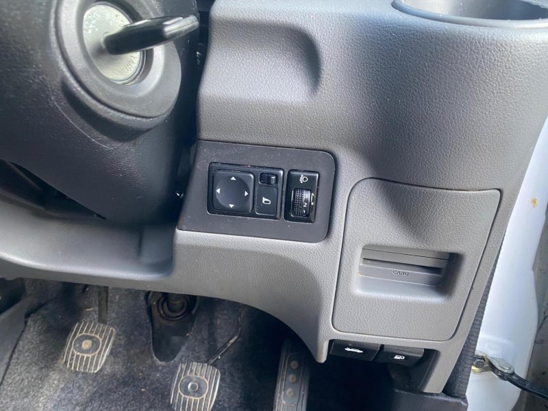 NISSAN NV200