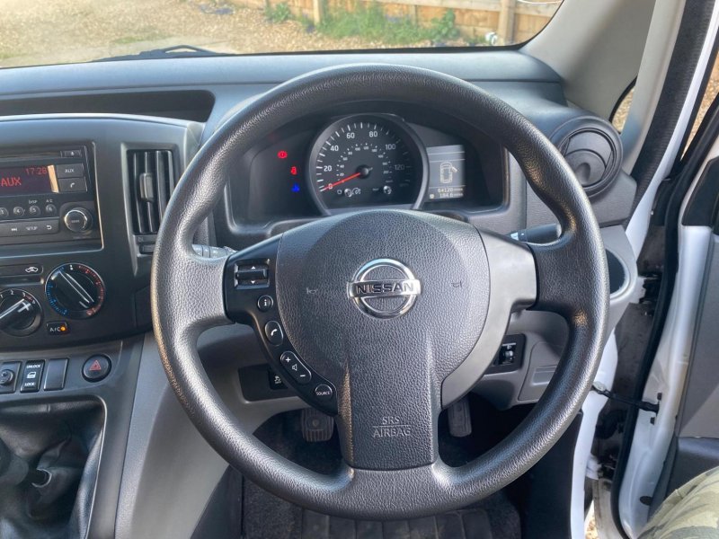 NISSAN NV200
