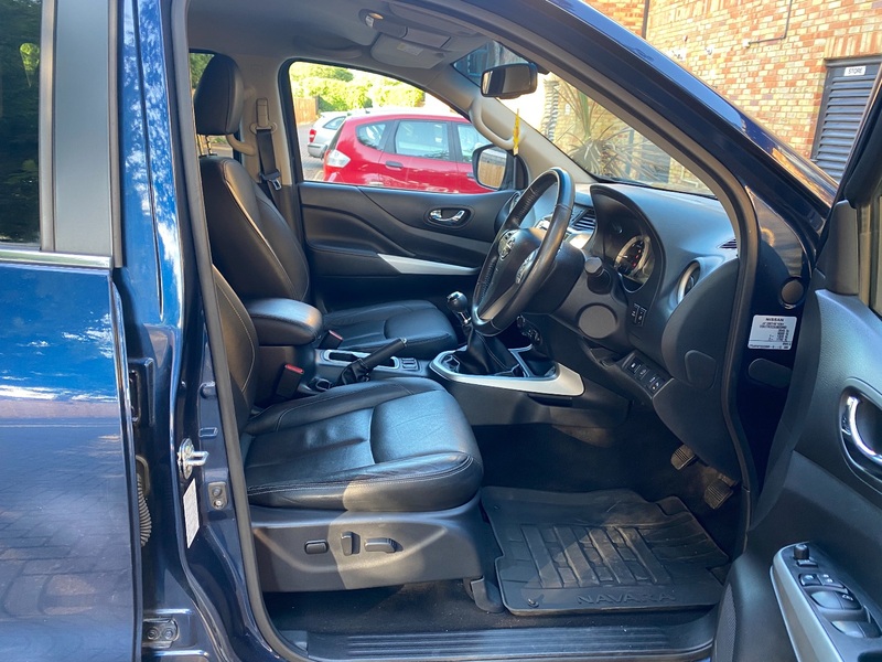 NISSAN NAVARA