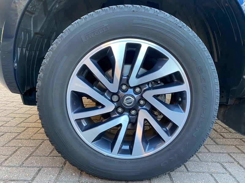 NISSAN NAVARA