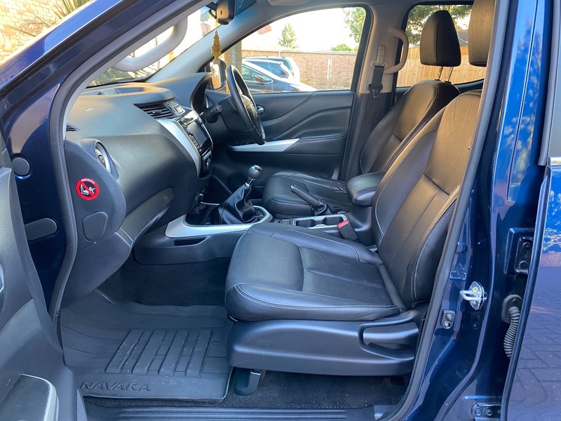 NISSAN NAVARA