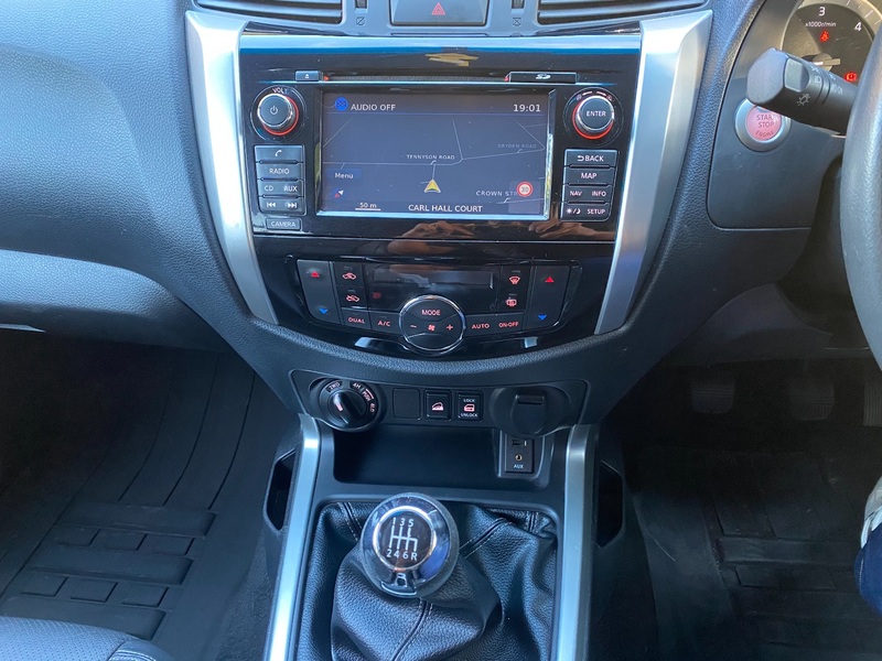 NISSAN NAVARA