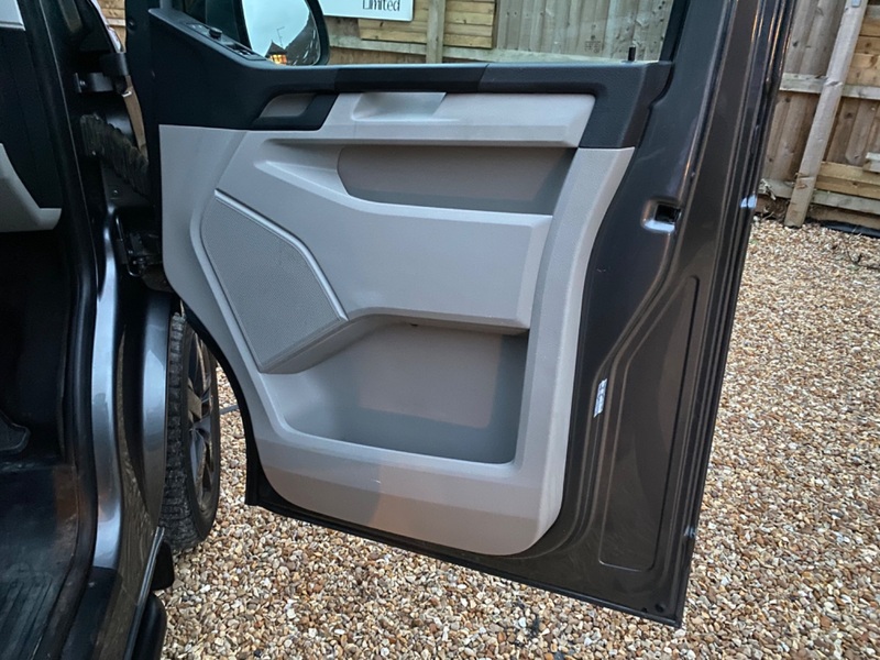 VOLKSWAGEN TRANSPORTER