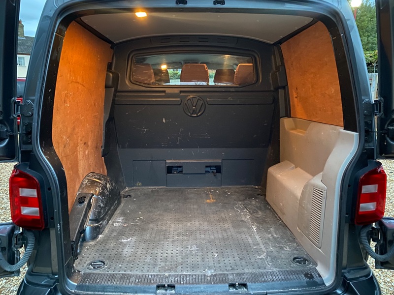 VOLKSWAGEN TRANSPORTER