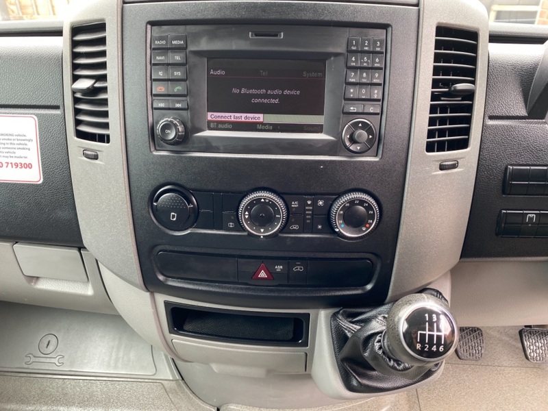 VOLKSWAGEN CRAFTER